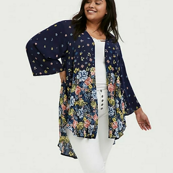 Torrid Navy floral crepe kimono - Picture 3 of 13